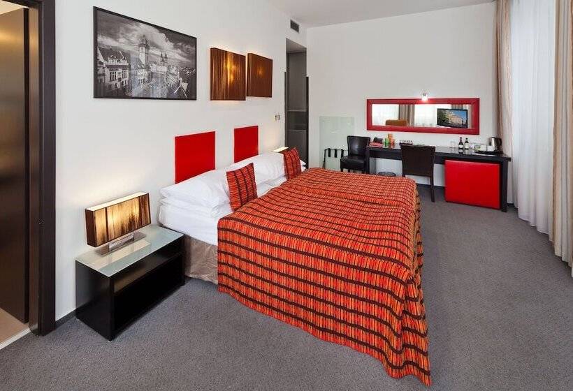 استودیو اجرایی, Prague Inn