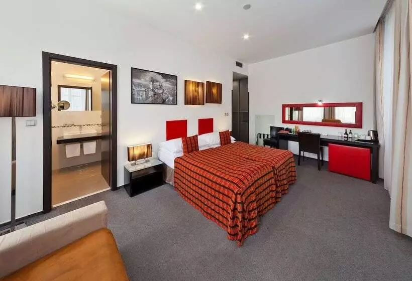 استودیو اجرایی, Prague Inn