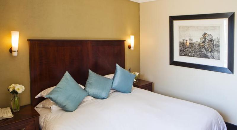 Апартаменты Deluxe 2 Спальни, Raphael Suites