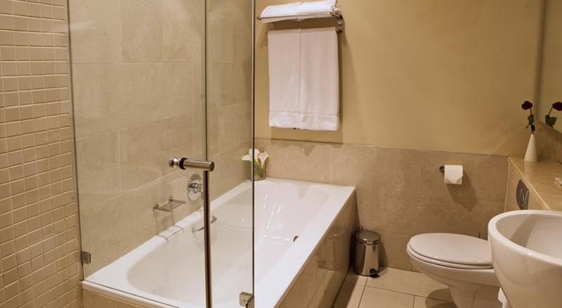 ２ベッドルームデラックスアパートメント, Raphael Suites