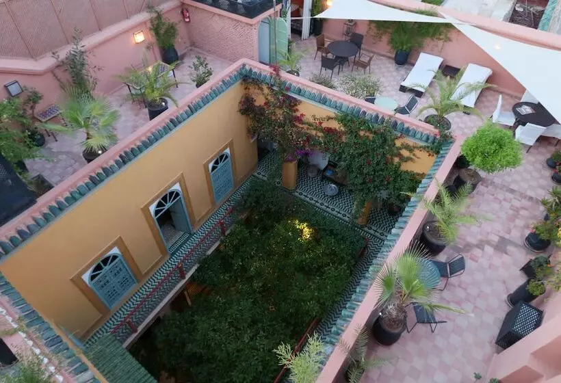اتاق سوپریور با چشم‌انداز شهر, Ryad El Borj