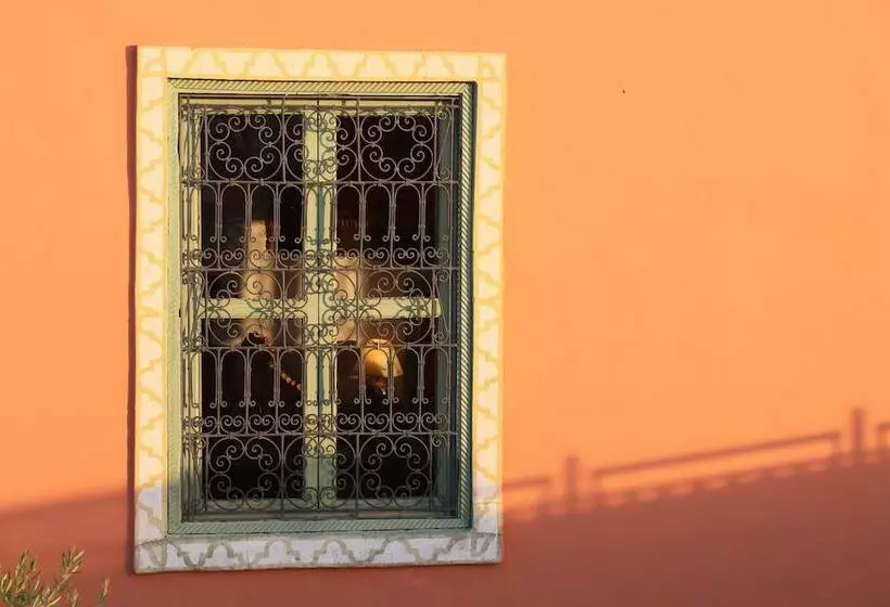 اتاق سوپریور با چشم‌انداز شهر, Ryad El Borj
