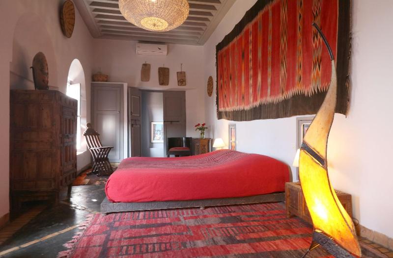 Standart Oda, Ryad El Borj