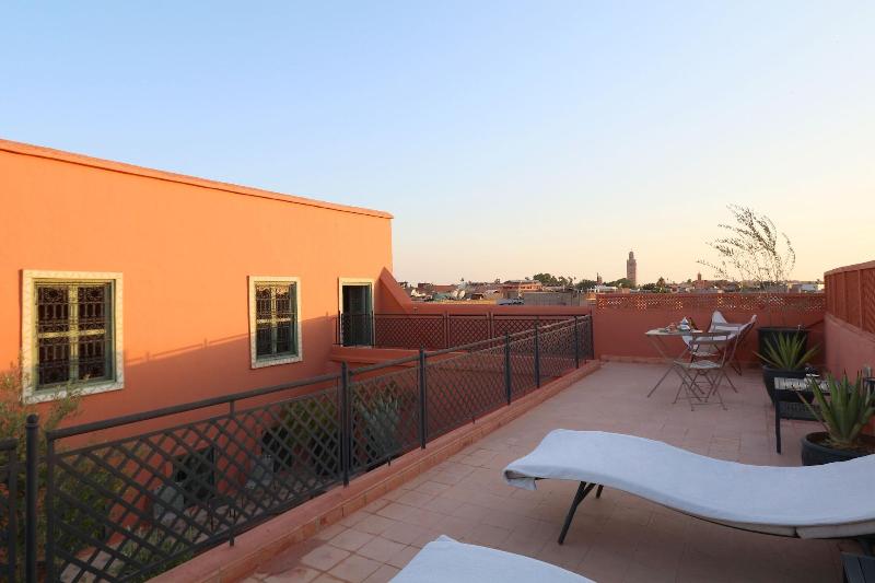 Standart Oda, Ryad El Borj