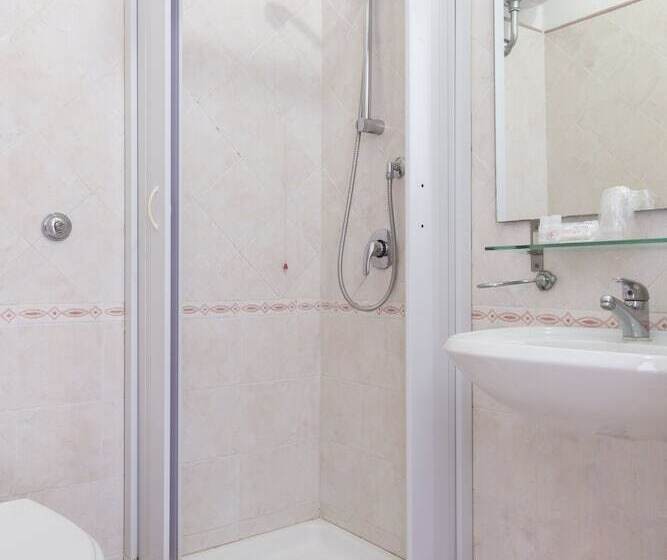 이코노미 룸, Spicy