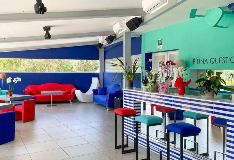 이코노미 룸, Spicy