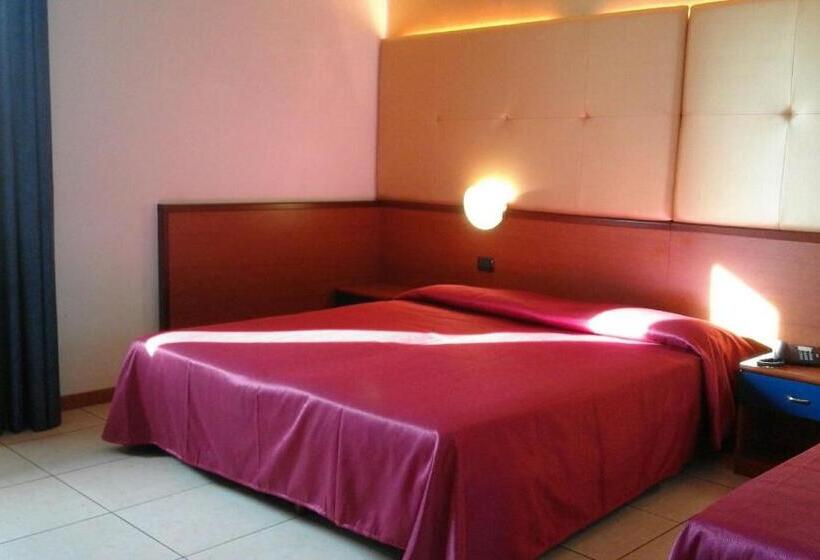 חדר סטנדרט לשלושה, Ahr Hotel Villa Alighieri