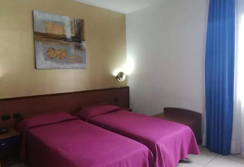 スタンダードトリプルルーム, Ahr Hotel Villa Alighieri