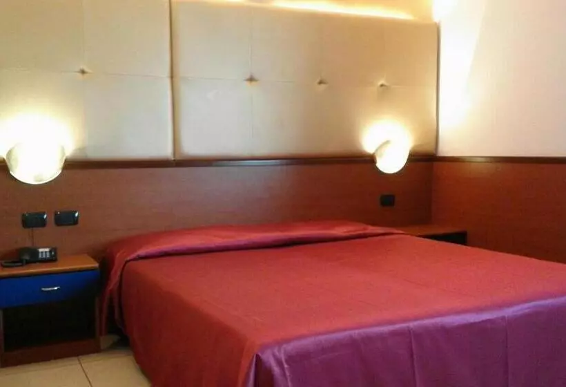 スタンダード4人部屋, Ahr Hotel Villa Alighieri