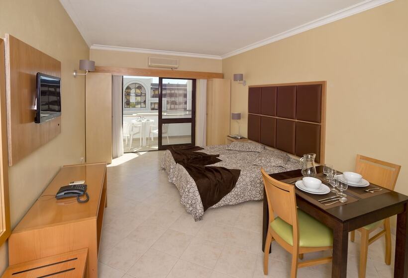 Студио Стандарт Вид на Бассейн, Aparthotel Paladim & Alagoamar