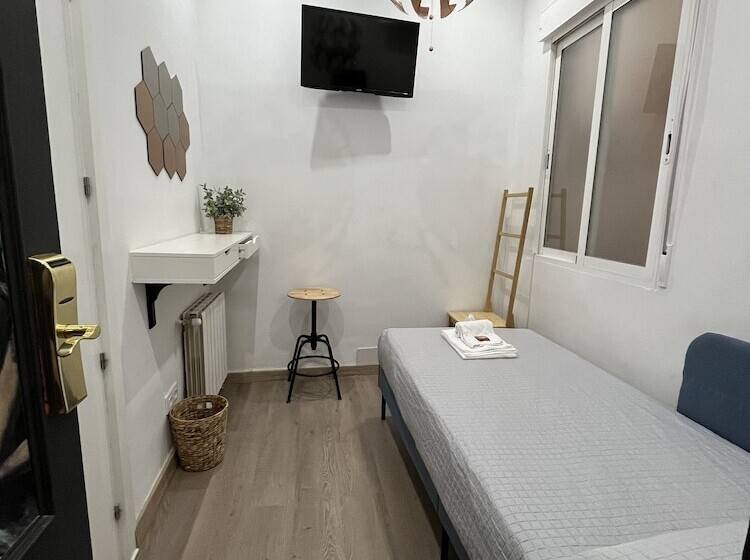 اتاق استاندارد یک نفره, Hostal Inter Plaza Mayor Auto Check In