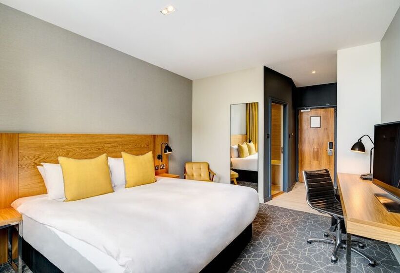 Номер Стандарт, Apex Grassmarket