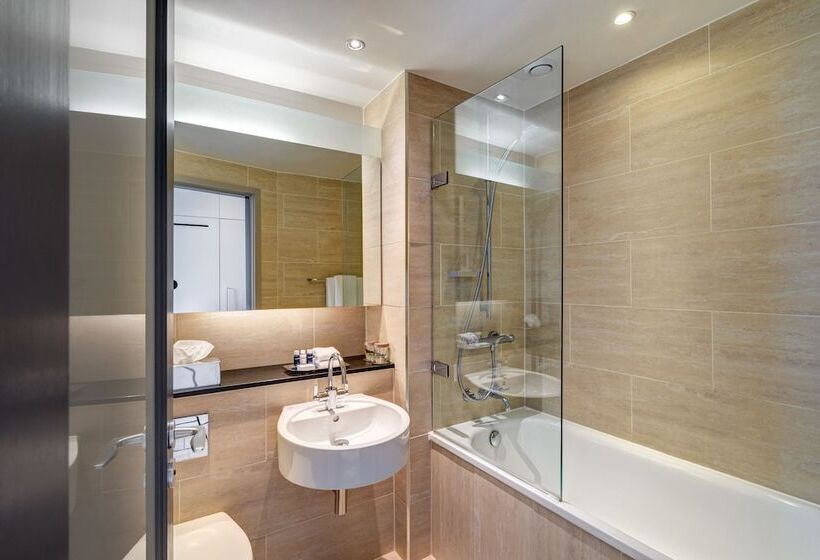 Номер Стандарт, Apex Grassmarket