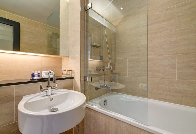 Номер Стандарт, Apex Grassmarket