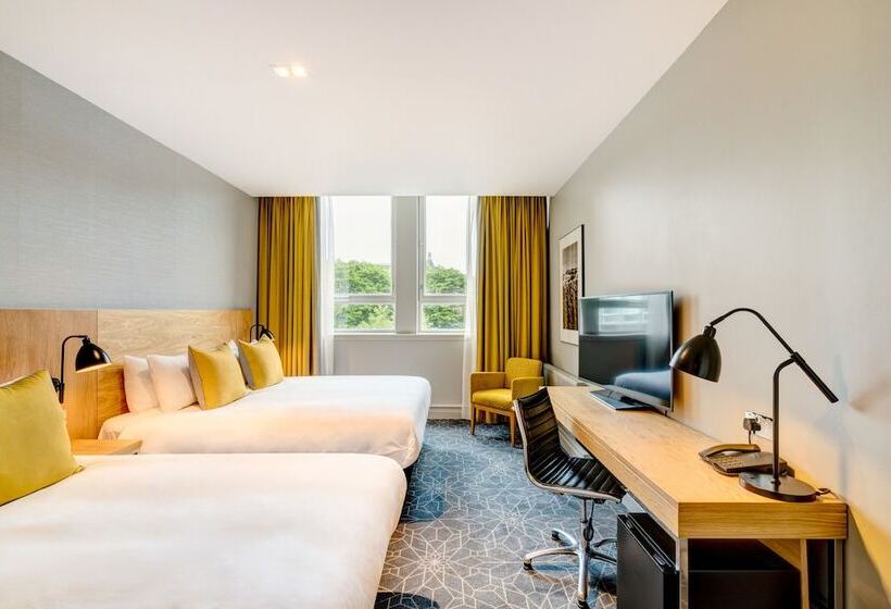 Номер Стандарт, Apex Grassmarket