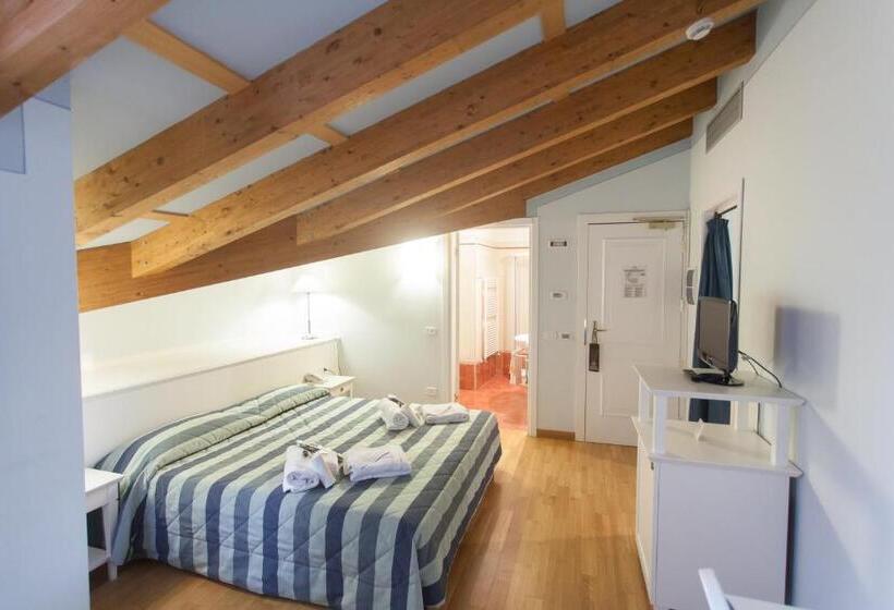 חדר קלאסי, Casa Romagnosi