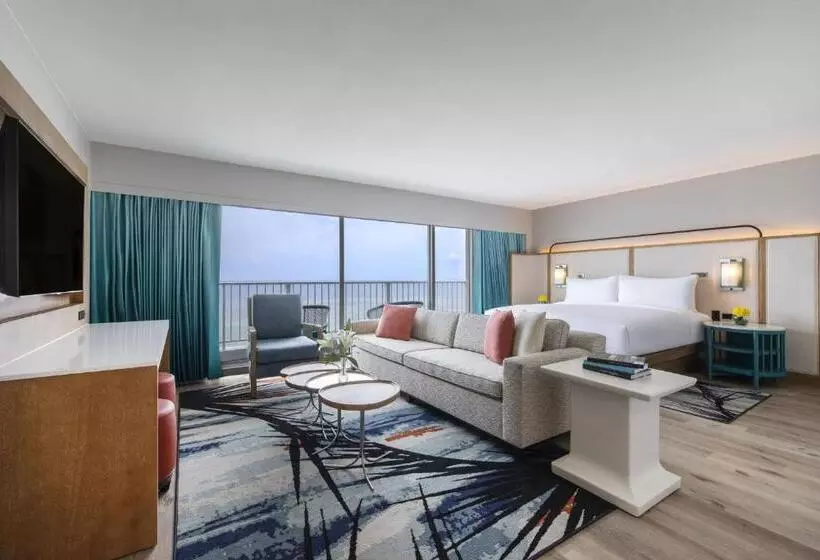 سوییت, Crowne Plaza Resort Guam