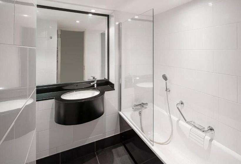 스탠다드 룸 킹사이즈 침대, Crowne Plaza Stratford Upon Avon, An Ihg