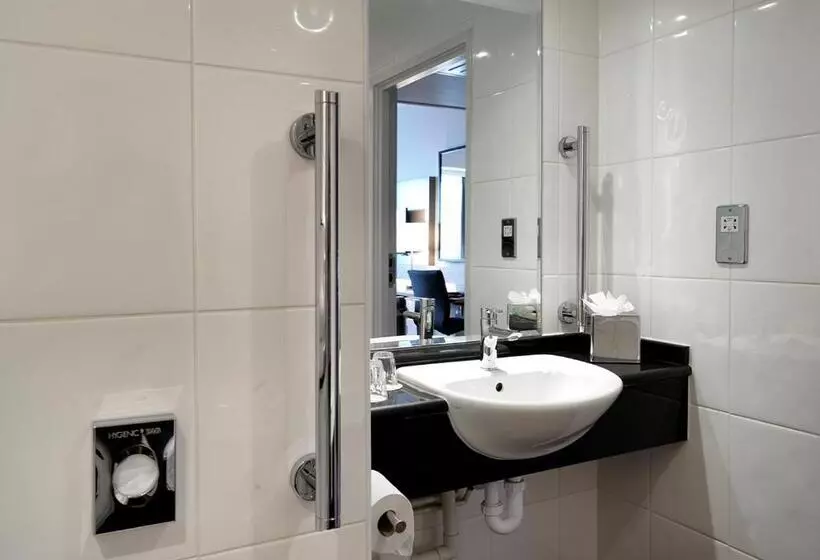 身障者適用スタンダードルーム, Crowne Plaza Stratford Upon Avon, An Ihg