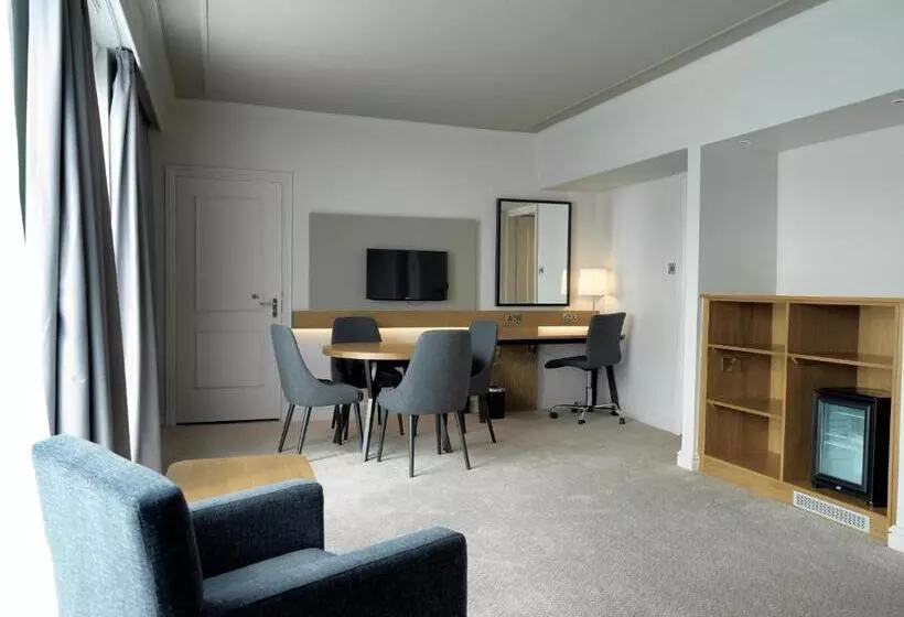 キングサイズベッドのスイートルーム, Crowne Plaza Stratford Upon Avon, An Ihg