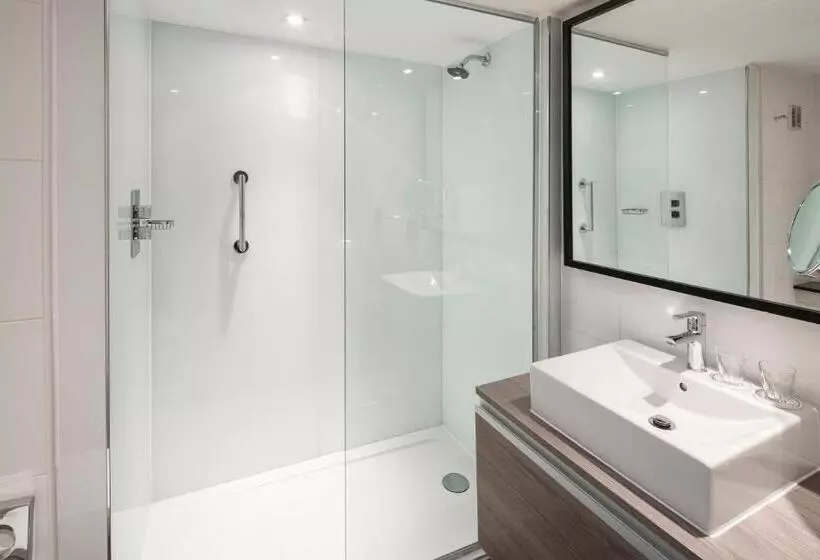 キングサイズベッドのスイートルーム, Crowne Plaza Stratford Upon Avon, An Ihg