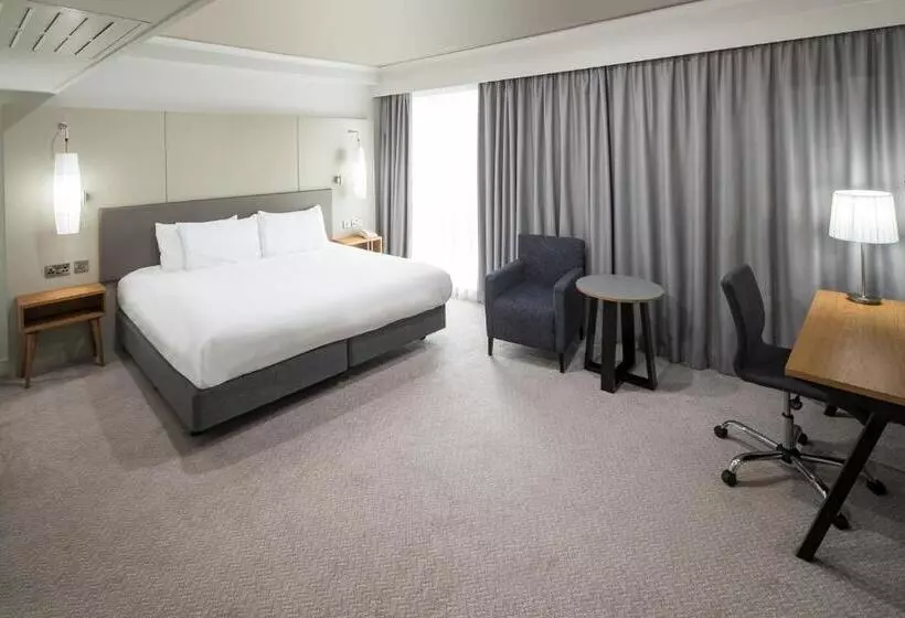 キングサイズベッドのスイートルーム, Crowne Plaza Stratford Upon Avon, An Ihg