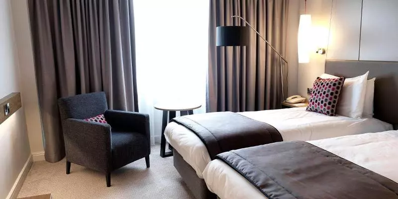 キングサイズベッドのスタンダードルーム, Crowne Plaza Stratford Upon Avon, An Ihg
