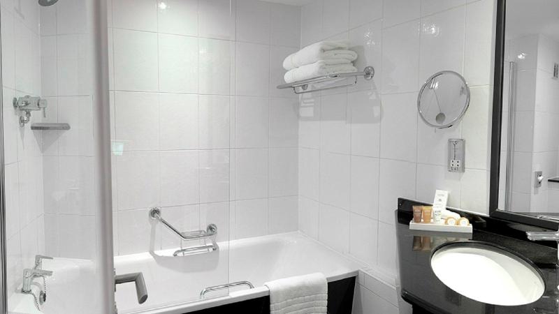 חדר סטנדרט עם מיטת קינג, Crowne Plaza Stratford Upon Avon, An Ihg