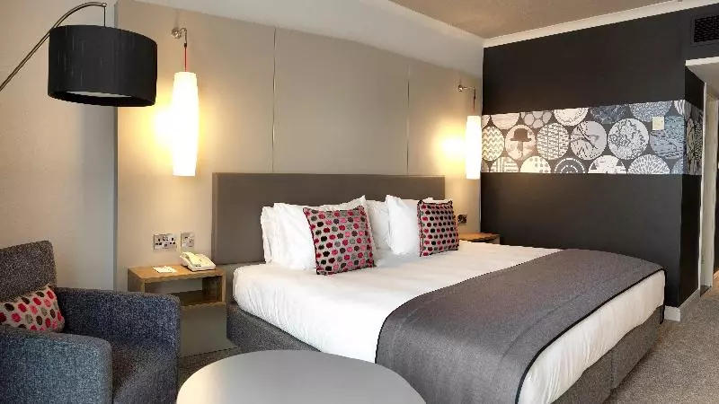 キングサイズベッドのスタンダードルーム, Crowne Plaza Stratford Upon Avon, An Ihg