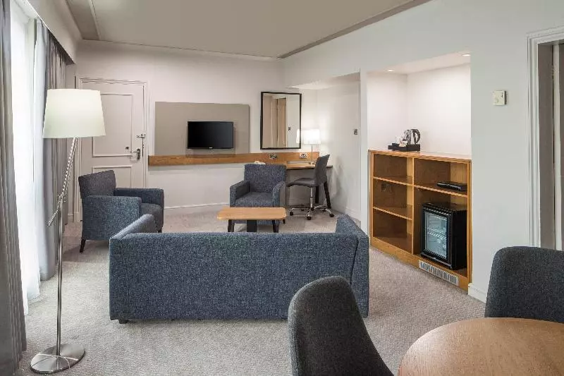 キングサイズベッドのスイートルーム, Crowne Plaza Stratford Upon Avon, An Ihg