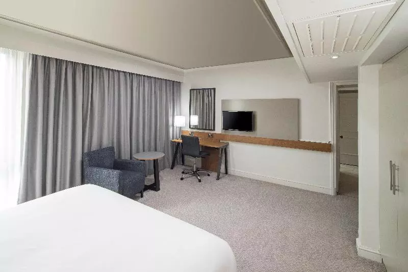 キングサイズベッドのスイートルーム, Crowne Plaza Stratford Upon Avon, An Ihg