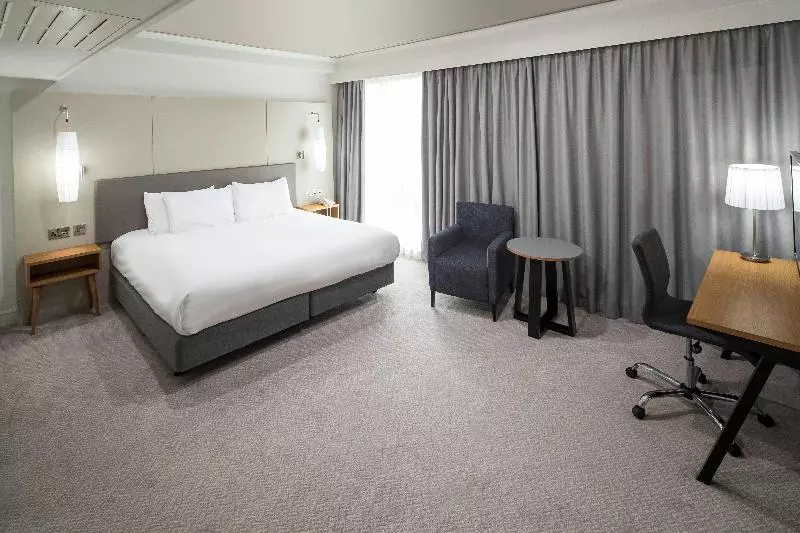 キングサイズベッドのスイートルーム, Crowne Plaza Stratford Upon Avon, An Ihg