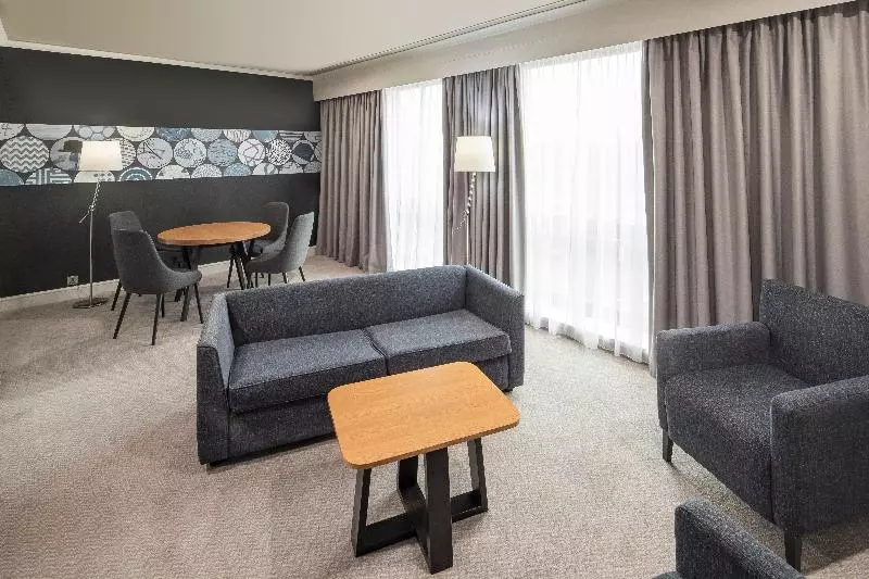 キングサイズベッドのスイートルーム, Crowne Plaza Stratford Upon Avon, An Ihg