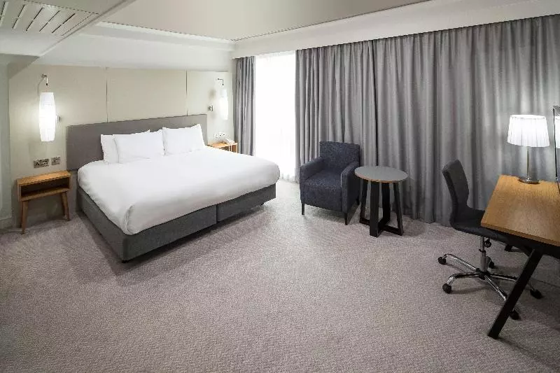 キングサイズベッドのスイートルーム, Crowne Plaza Stratford Upon Avon, An Ihg