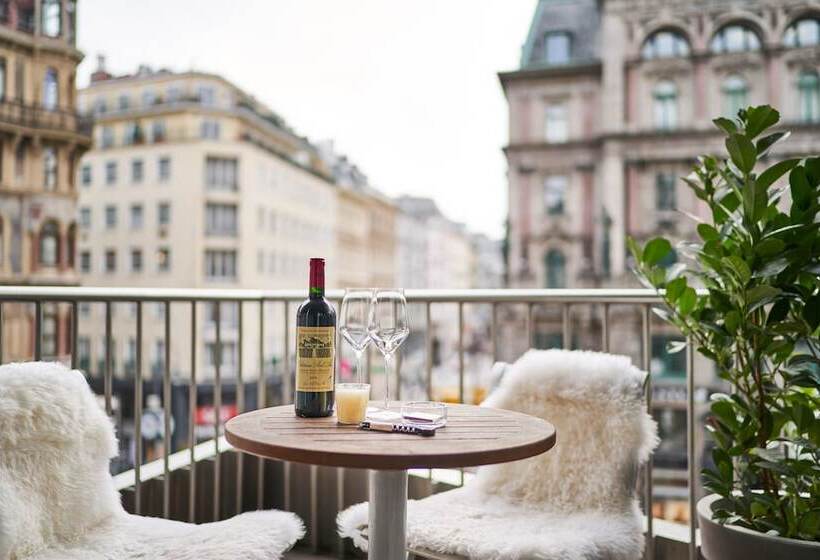 سوییت جونیور با چشم‌انداز شهر, Do&co Hotel Vienna