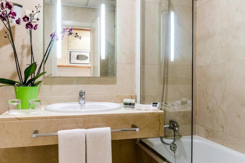 اتاق استاندارد, Exe Suites 33