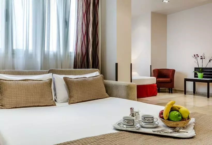 اتاق استاندارد سه نفره, Exe Suites 33