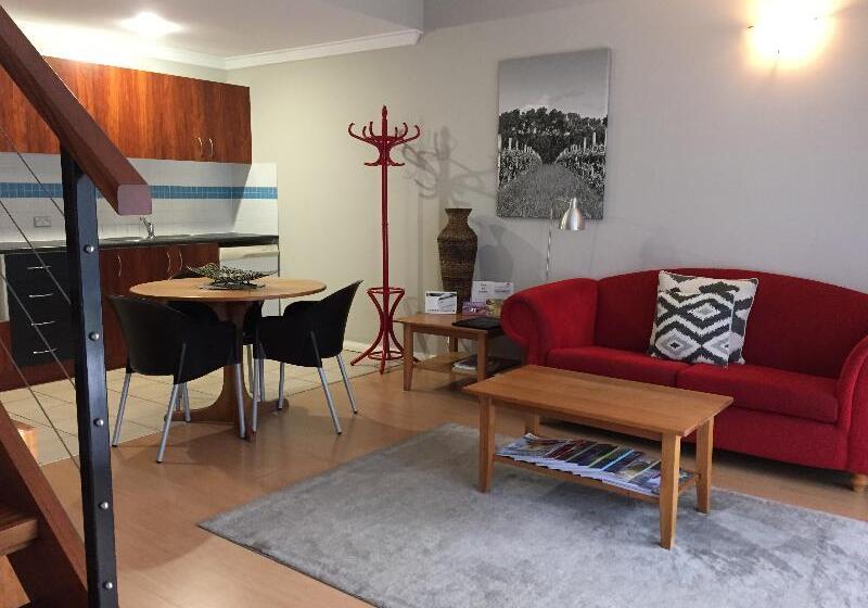 １ベッドルームアパートメント, Margarets Forest