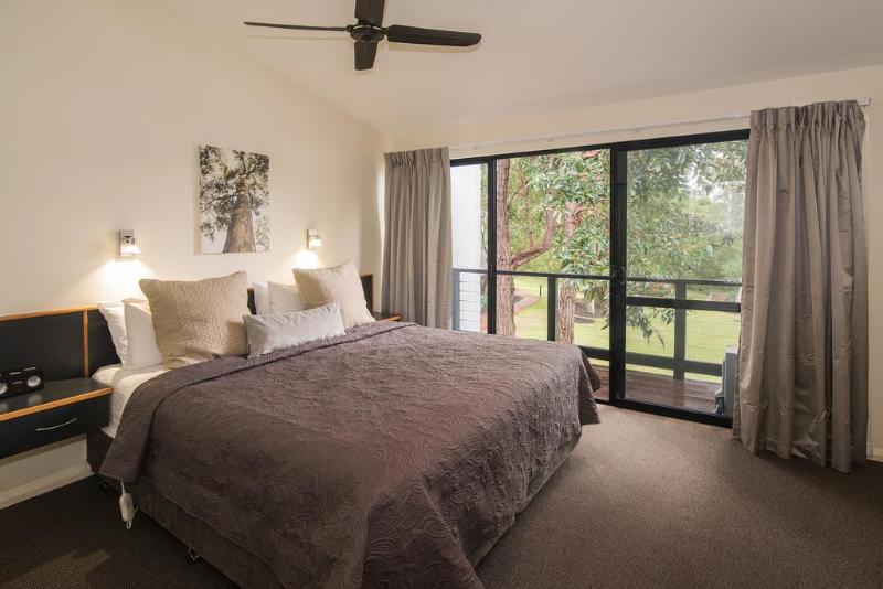 ２ベッドルームアパートメント, Margarets Forest