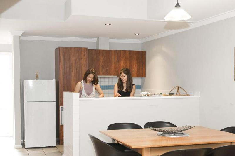 ２ベッドルームアパートメント, Margarets Forest