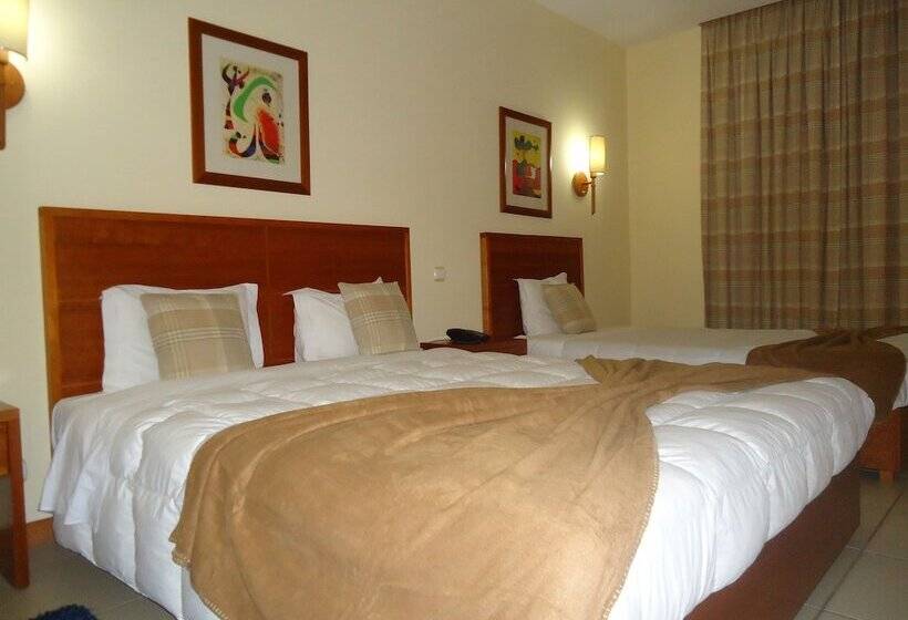 חדר סטנדרט, Pombeira