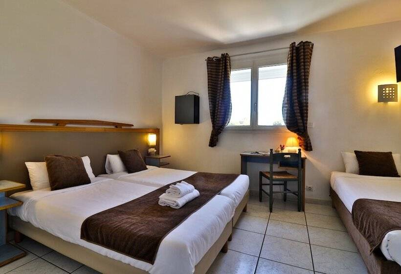 스탠다드 트리플 룸, Restaurant De La Mer