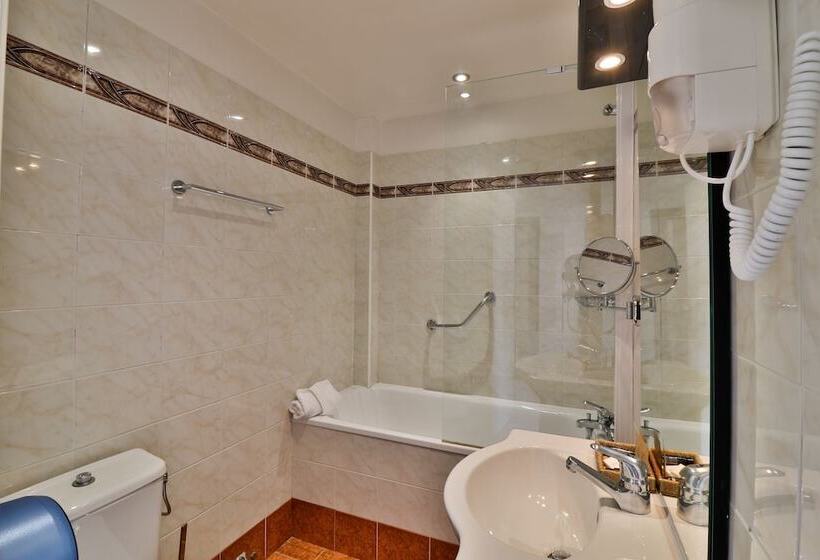 수피리어 룸 풀장 전망, Restaurant De La Mer