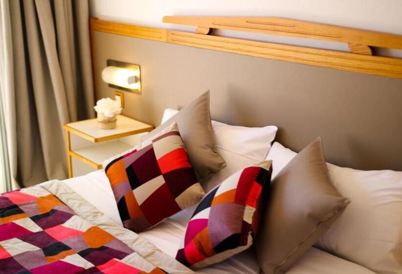 수피리어 룸 풀장 전망, Restaurant De La Mer