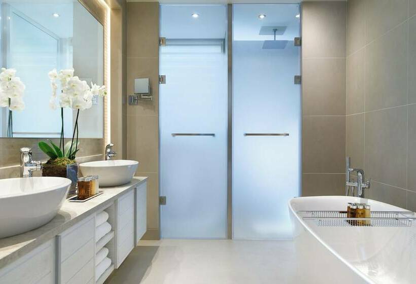 جناح جونيور مطلّ علي البحر, Sani Club