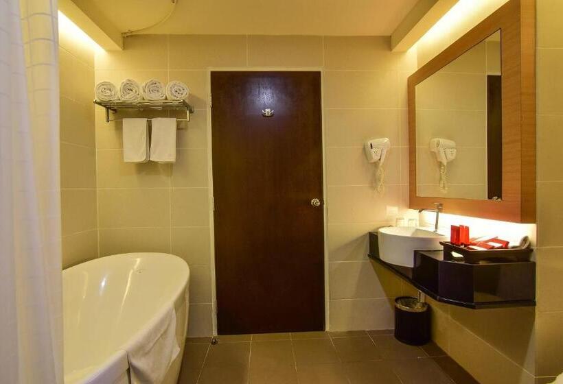 سوئیت پریمیوم با چشم‌انداز دریا, Hompton By The Beach Penang