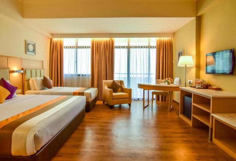 غرفة بريميوم ثلاثية, Hompton By The Beach Penang