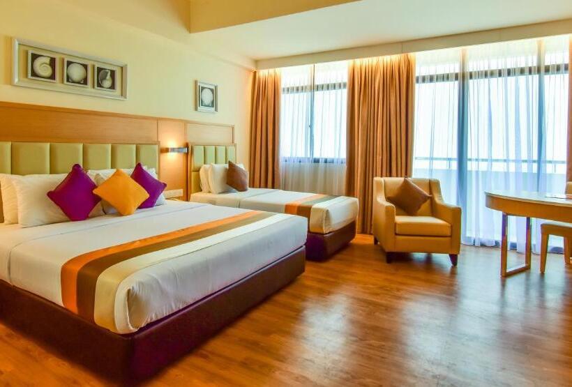 اتاق پریمیوم سه تخته, Hompton By The Beach Penang