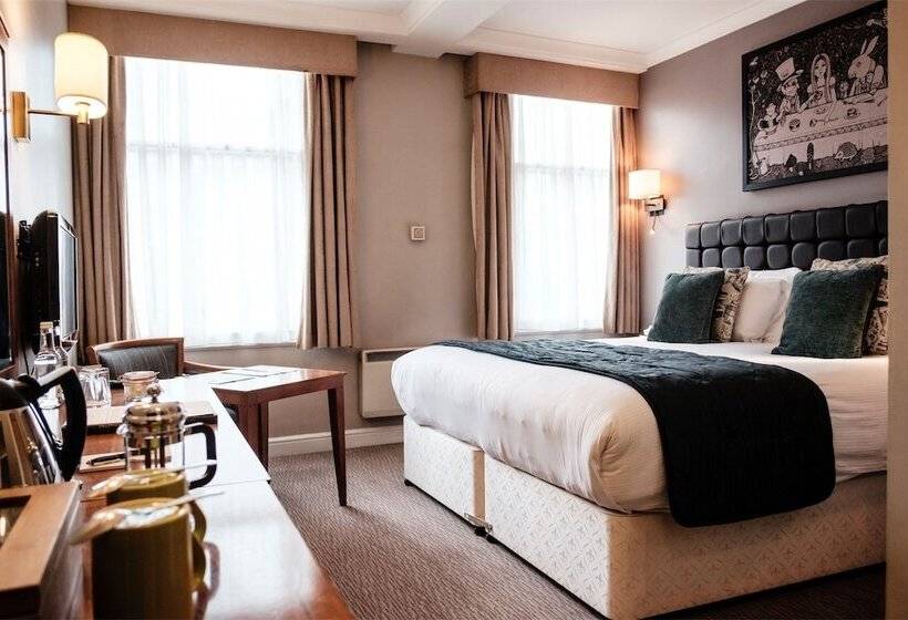 Номер Стандарт, The Mad Hatter