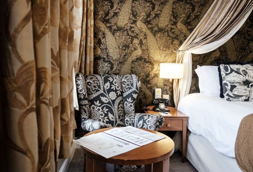 Номер Стандарт, The Mad Hatter